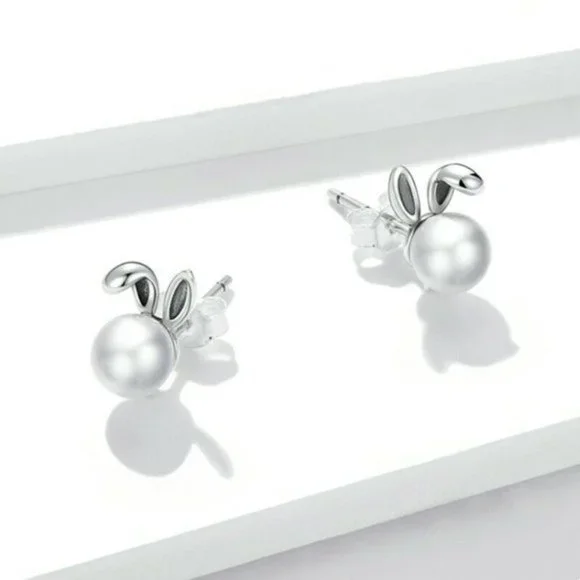 New Beautiful Sterling Silver Pearl Bunny Studs - Picture 2 of 4